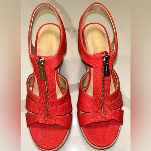 MICHAEL KORS! *RARE* SEA CORAL PLATFORM HEEL SANDALS! SIZE 8 BRAND NEW WITH BOX!